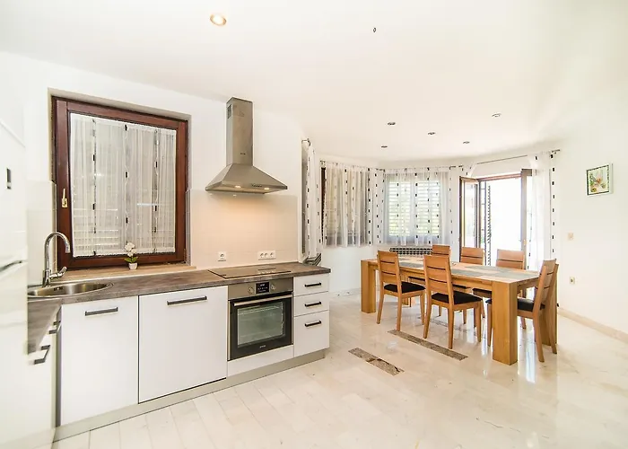 Dino Gostinjska kuća Porec