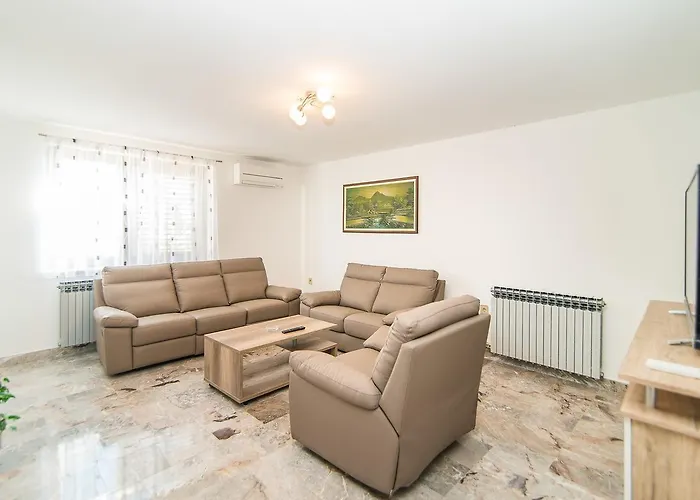 Dino Gostinjska kuća