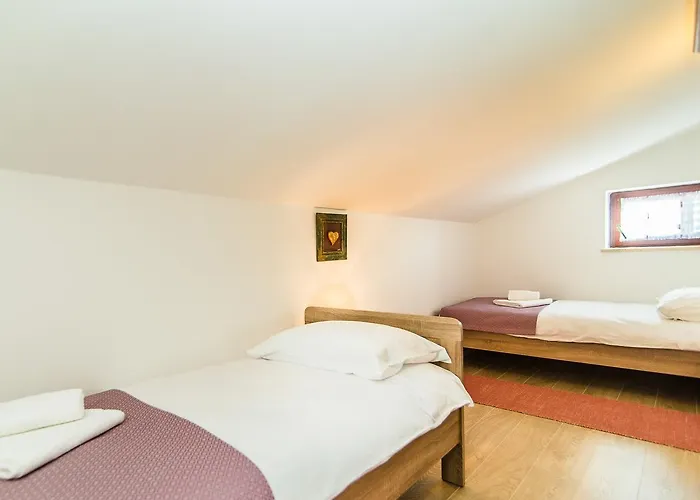 Gostinjska kuća Dino 3*